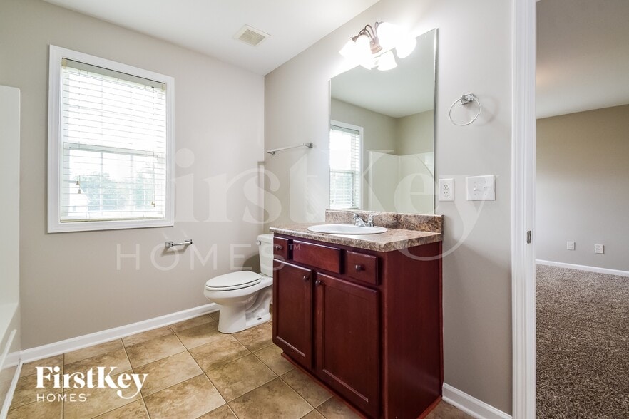 Building Photo - 6303 Spring Cove Dr