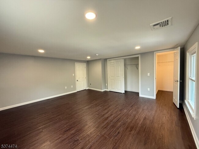 Building Photo - 274 US-202