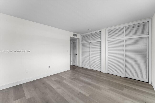 Building Photo - 7560 SW 82nd St