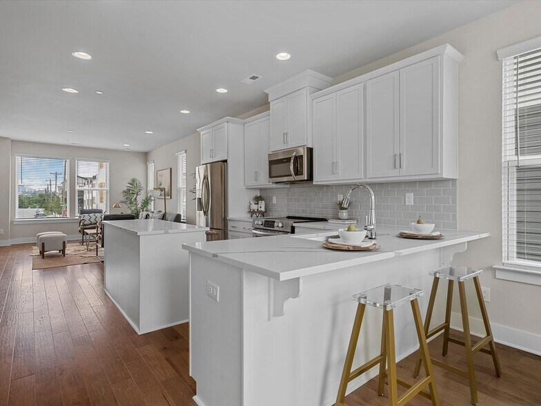 Building Photo - 4201 Bryant Terraces Dr