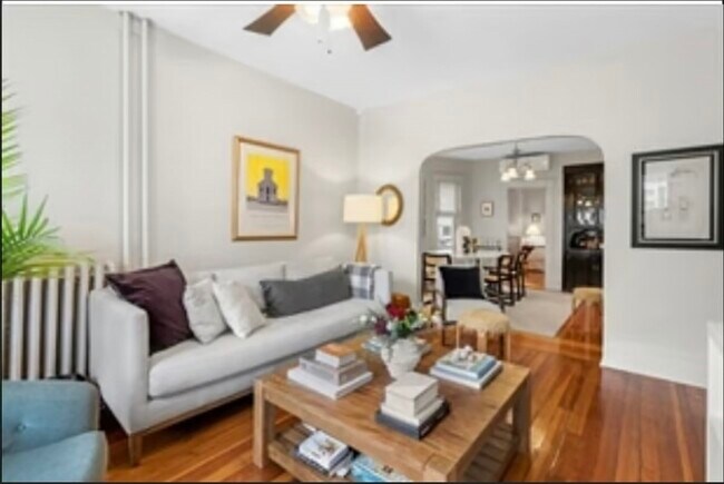 Building Photo - 89 Train St