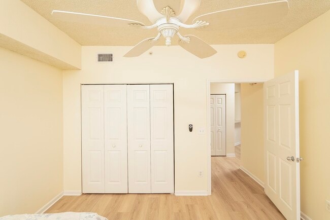 Building Photo - 4010 Grande Vista Blvd