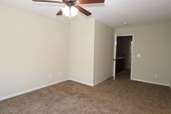 Building Photo - Town house in Kansas City, KS