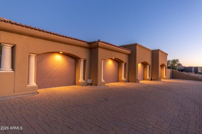 Building Photo - 10917 E Troon N Dr