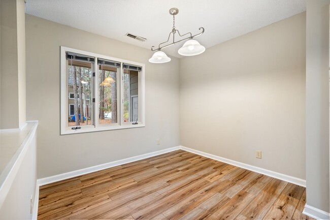 Building Photo - 5 MONTH LEASE 1 Bed 1 Bath End Townhome in...