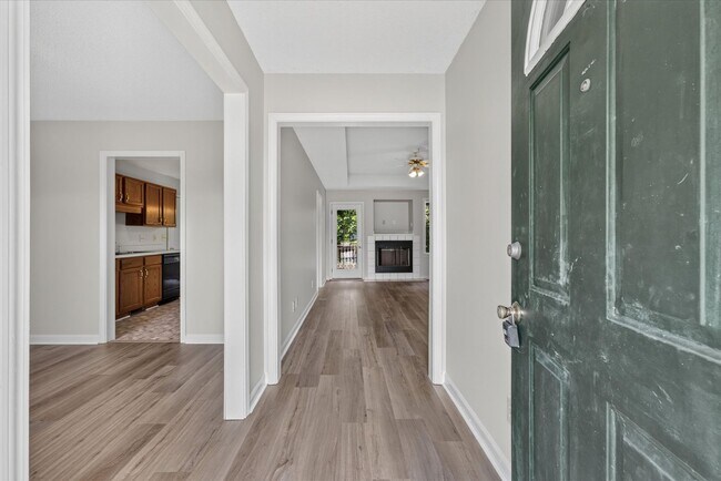 Building Photo - Three Bedroom in Sango!