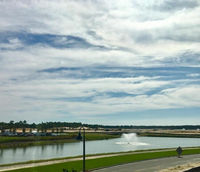 Building Photo - RIVER LIGHTS