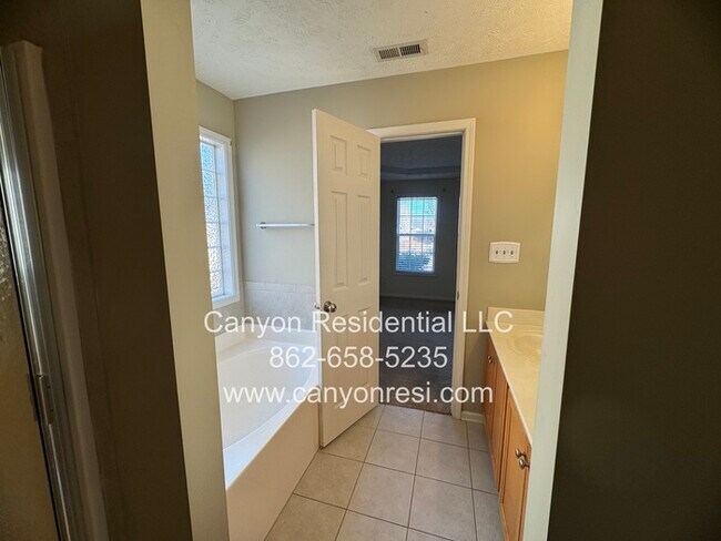 Building Photo - 1247 Chimney Swift Dr