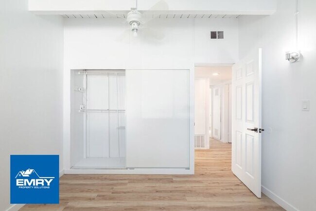 Building Photo - GREAT LOCATION 4 BEDROOM 2 BATH HOME IN WH...