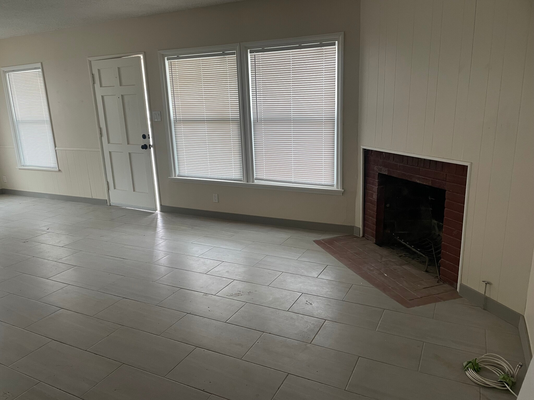 Building Photo - 17221 Kittridge St