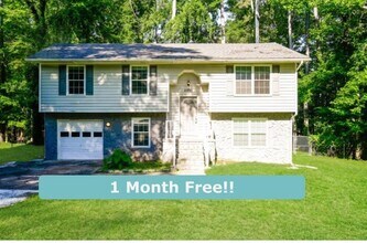 Building Photo - Fantastic 4bd/2ba home! Let yourself in!