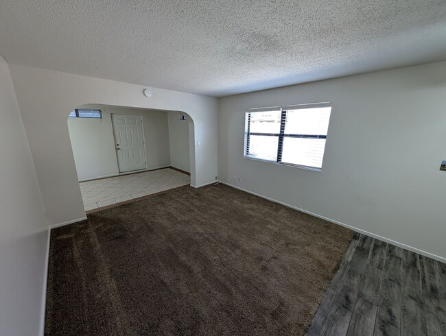 Building Photo - 2 Bedroom Condo Unit in the Polynesian Par...