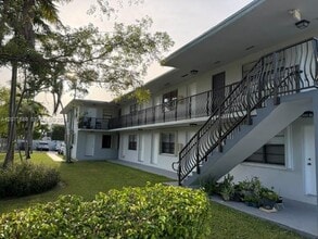 Building Photo - 4590 SW 67th Ave