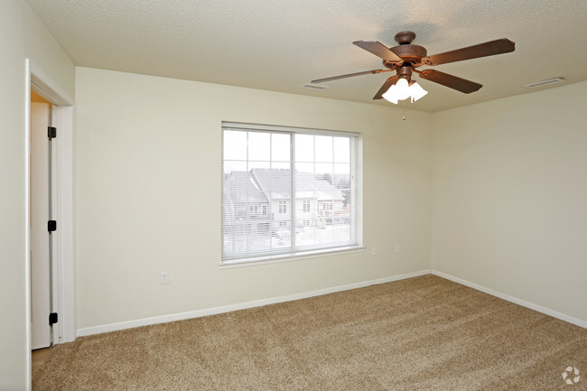 Bedroom - Diamond Valley Apartments