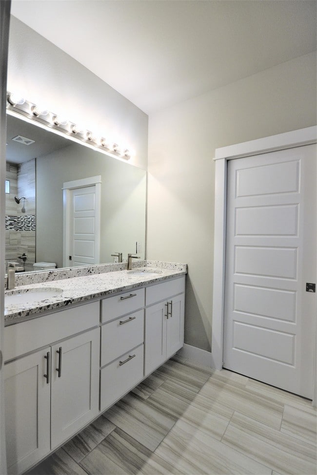 Building Photo - 2019 S Florida Way