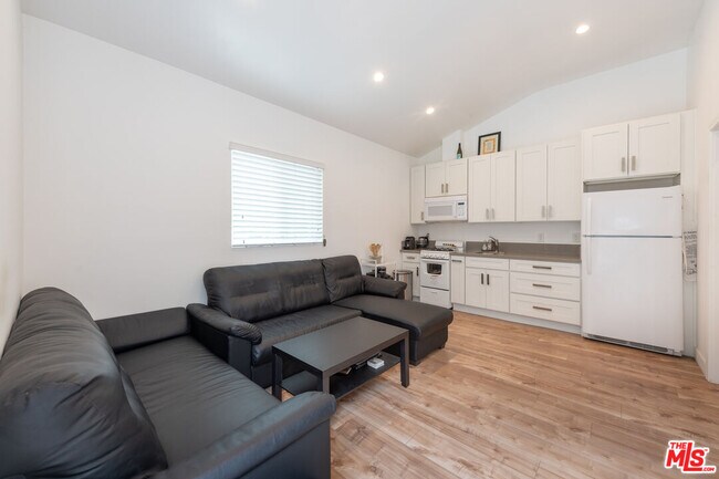 Building Photo - 4629 Cerro Verde Pl