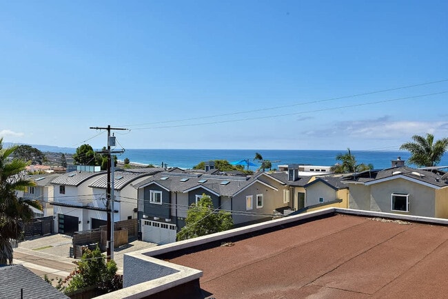 Building Photo - 2310 Edinburg Ave