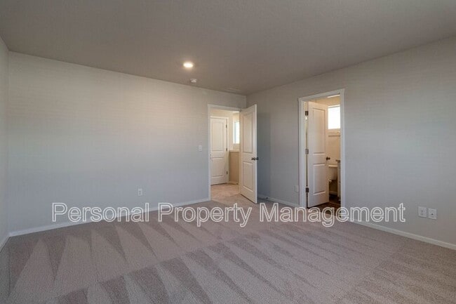Building Photo - 13722 NE 67th Wy