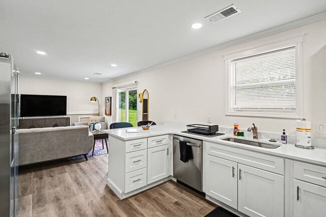 Building Photo - 2056 Thimble Creek Dr