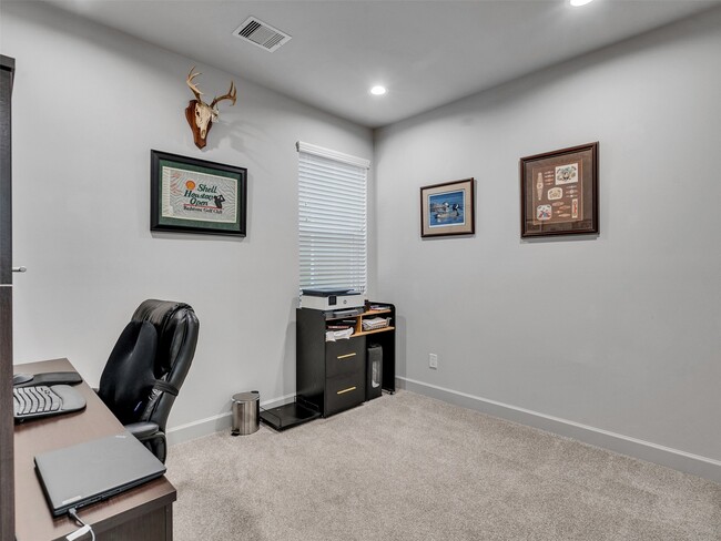 Building Photo - 5702 Rucio Ln