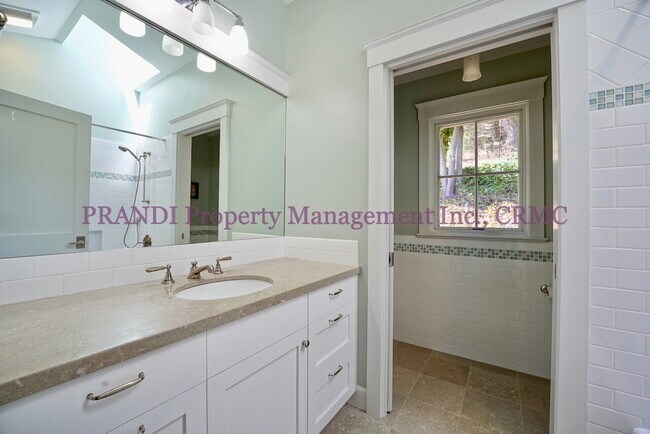 Building Photo - Majestic Custom-Designed Five-Bedroom Esta...