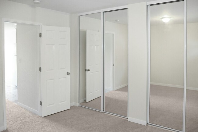 Building Photo - 55 Marinero Cir