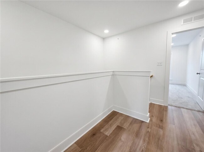 Building Photo - 317 Palisade Wy