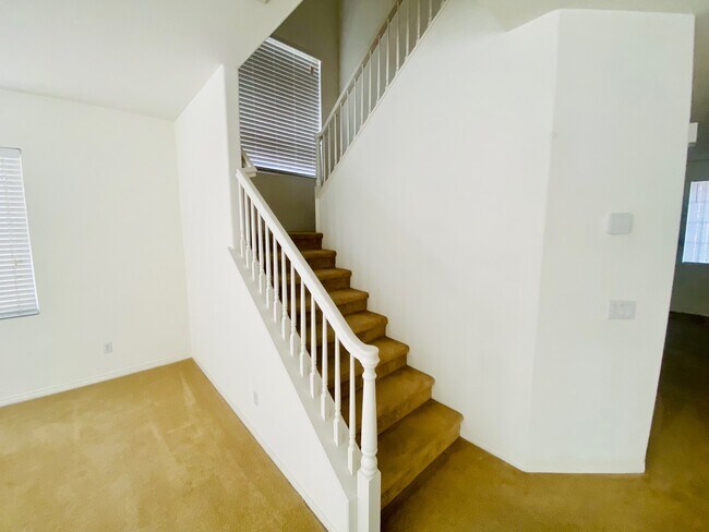 Building Photo - 2306 Cornflower Way