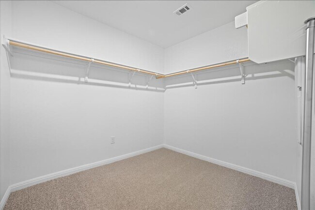 Building Photo - 445 Mustang Dr