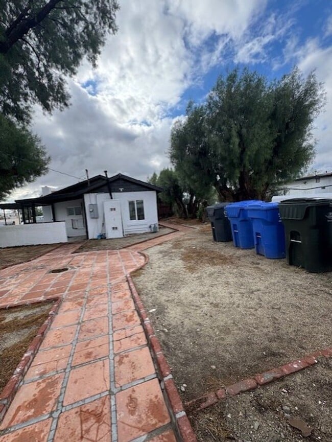 Building Photo - DHS6348