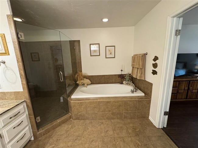 Building Photo - 2301 Tredington Ct