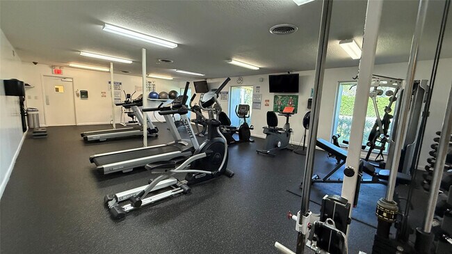 Building Photo - 12 Willowbrook Ln