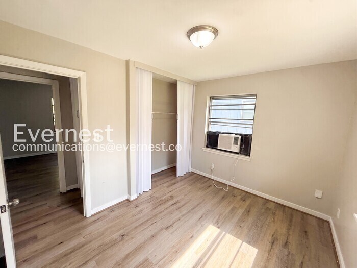 Building Photo - 1645 18th Way SW