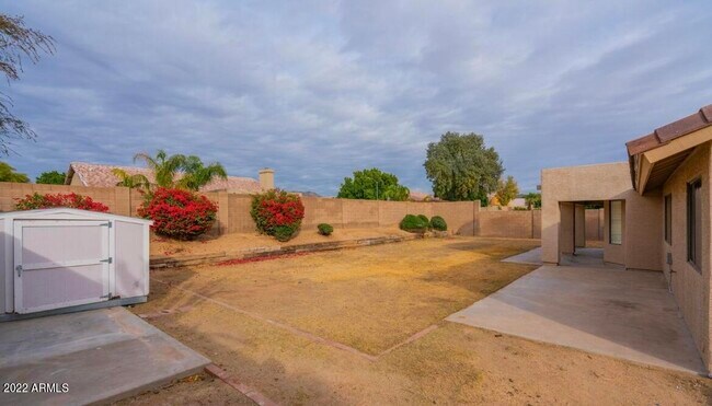 Building Photo - 6960 W Villa Hermosa