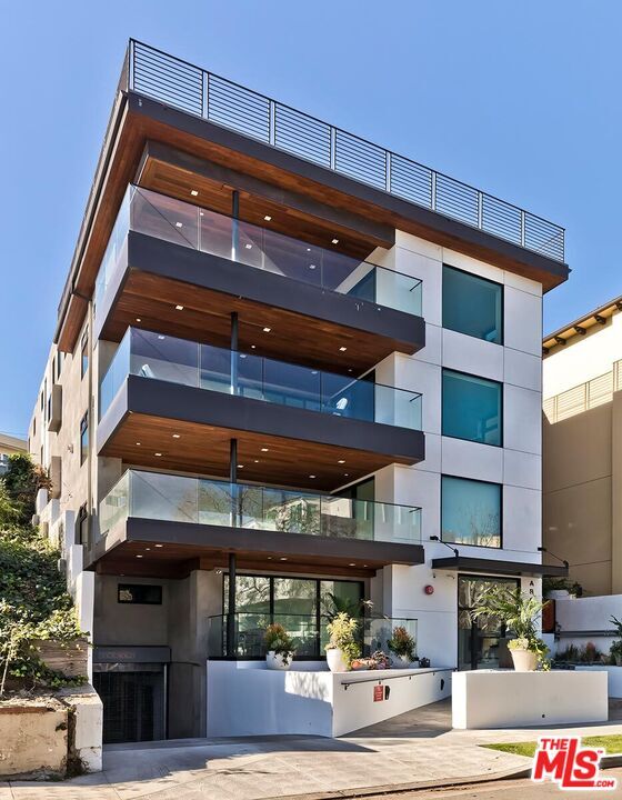 Building Photo - 1839 Pandora Ave