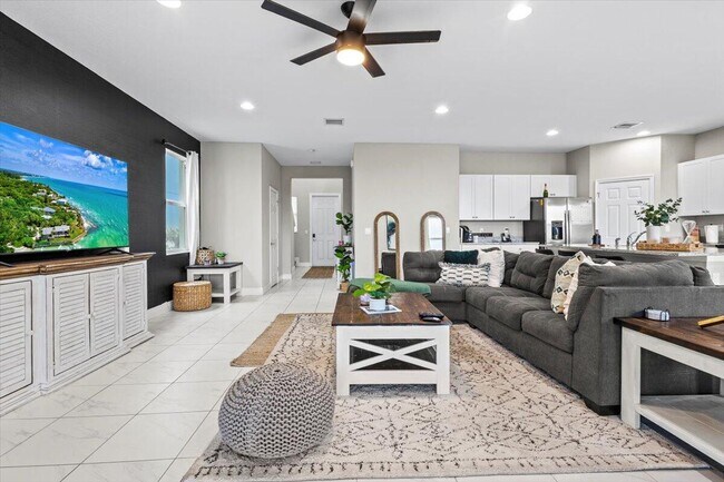 Building Photo - 1766 NW Cataluna Cir