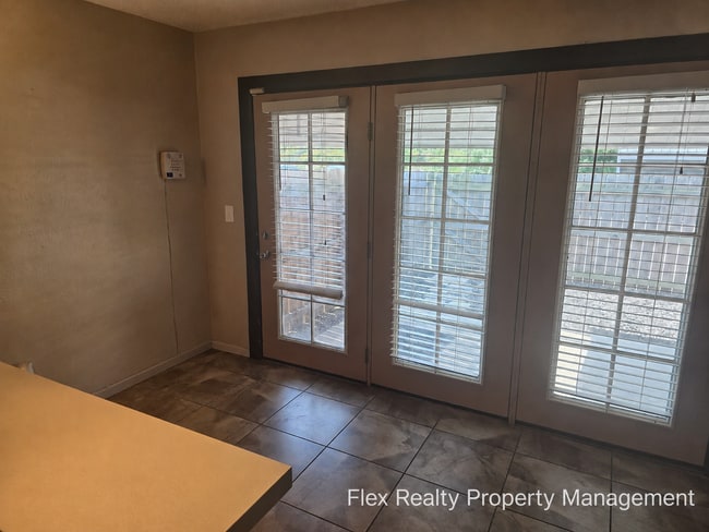 Building Photo - 5809 Ryewyck Dr