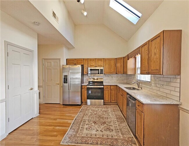 Building Photo - 940 Bridgegate Dr NE