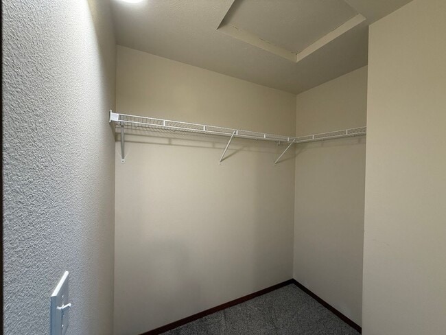 Building Photo - 612 S Chronicle Rd