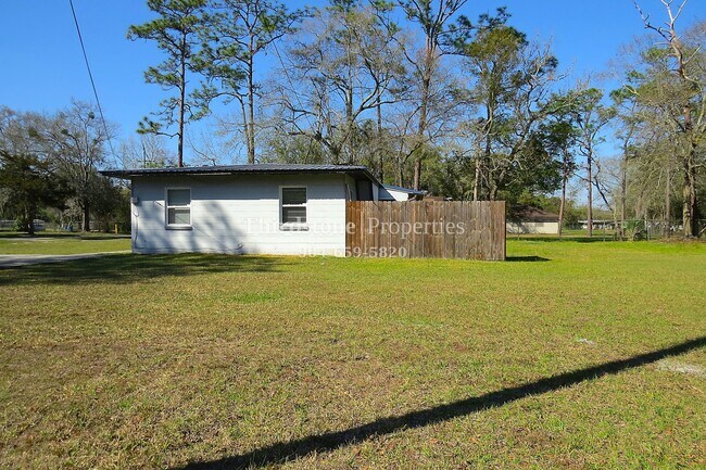 Building Photo - 1773 Lindsey Rd