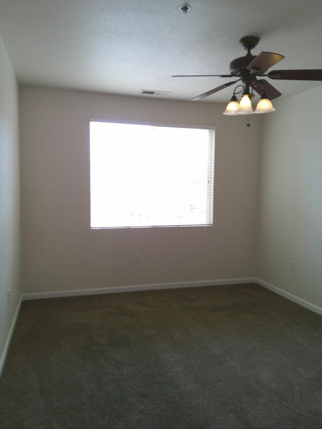 Building Photo - 3 Bedroom Fairways Condo in Wingfield Springs