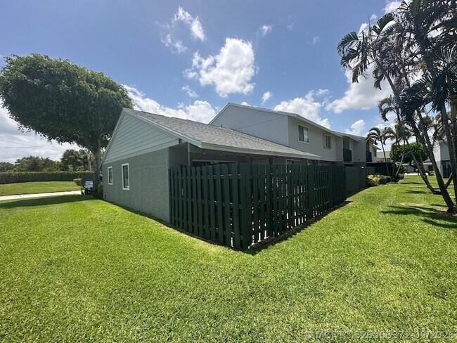 Building Photo - 3801 Inlet Cir