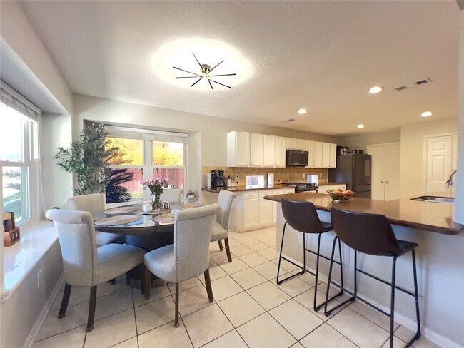 Building Photo - 10503 Desert Springs Cir