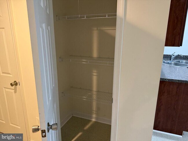 Building Photo - 5375 Mulberry St