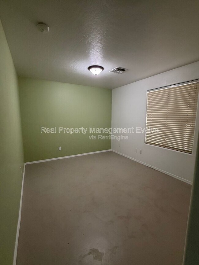 Building Photo - 25067 W Dove Trail