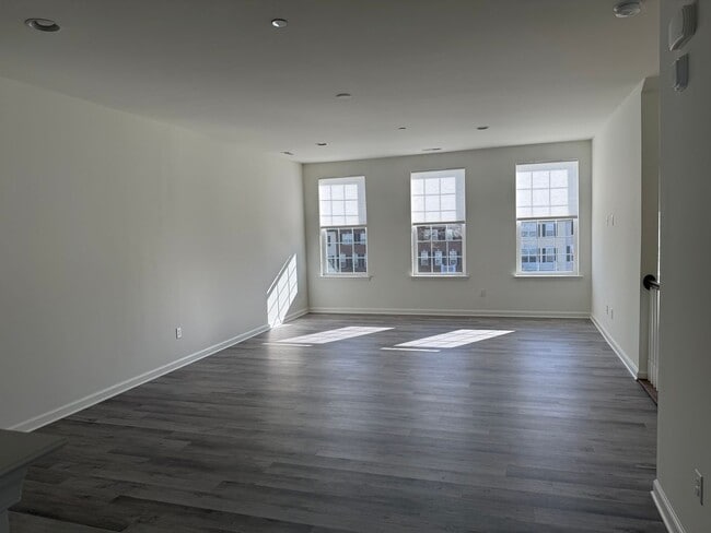 Building Photo - Darley Green townhome - 3 bedroom, 2.5 bathroom with 1 car garage - NEW CASTLE COUNTY WORKFORCE H...