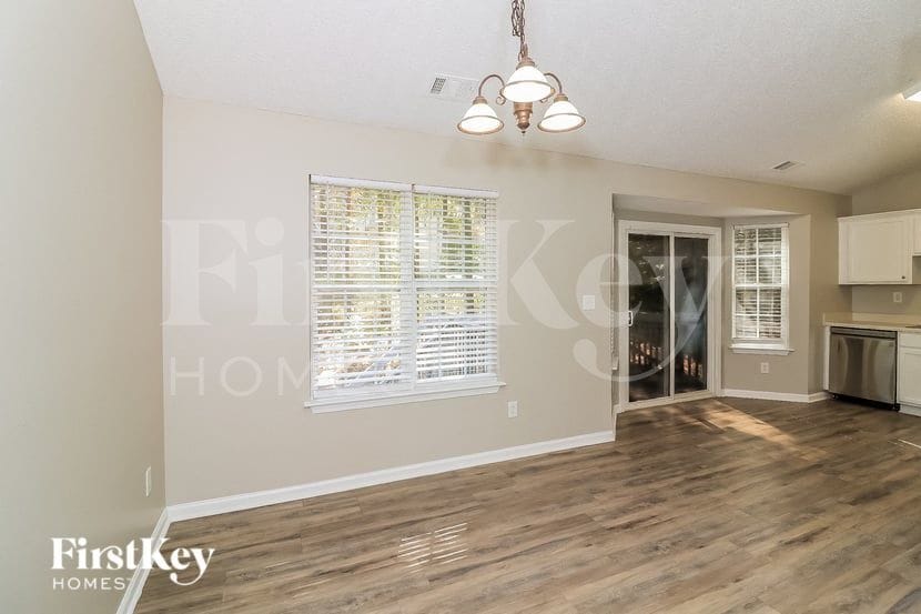 Building Photo - 10 Easton Trce