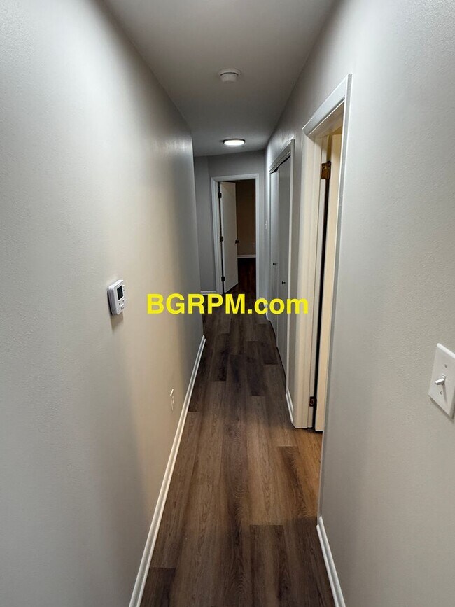 Building Photo - 3 BD 2 BA