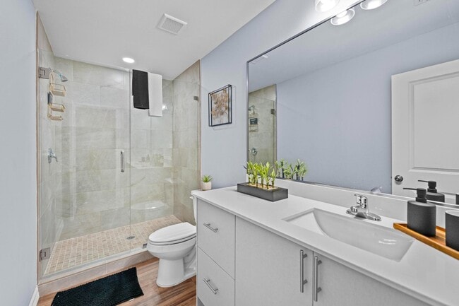 Building Photo - 2204 Northridge Ave