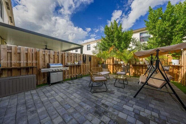 Building Photo - 12869 SW 233rd Terrace